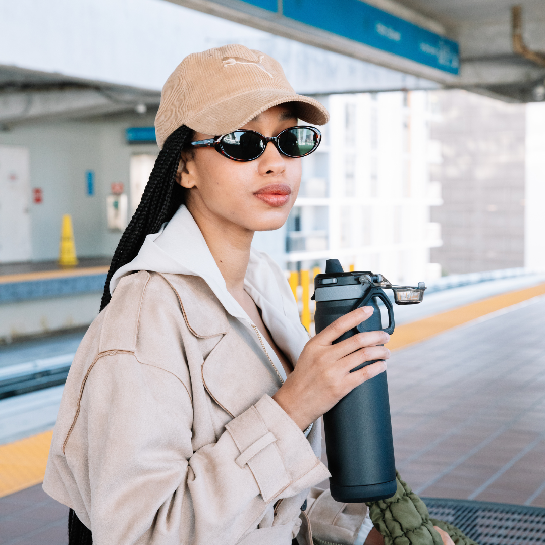 powerfill-pro-stainless-steel-water-bottle-j3 powerfill_pro_24oz_black_monochrome.png